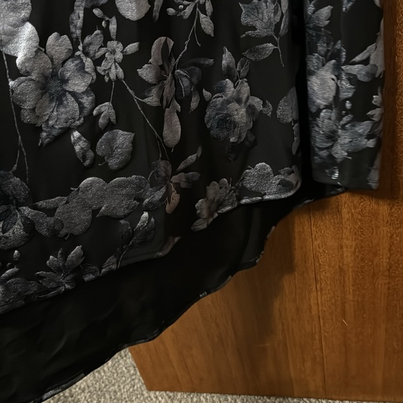 LuLaRoe Elegant Collection Carly - Picture 2 of 4
